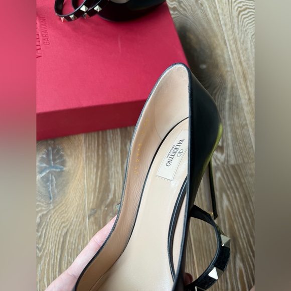 VALENTINO Rockstud Wrap Pump - Picture 7 of 13